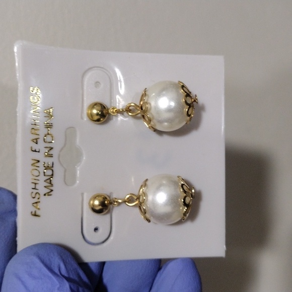 Gold-Tone Faux Pearl Drop Earrings – Elegant Dangle Statement Jewelry #3 - Picture 3 of 5